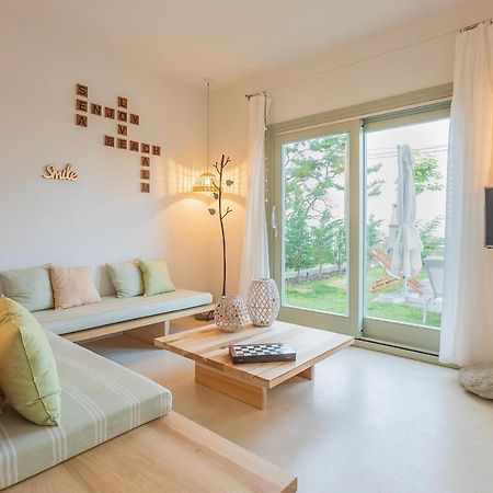 Sea And Sun Luxury Pools' Villas Chorefton Bagian luar foto